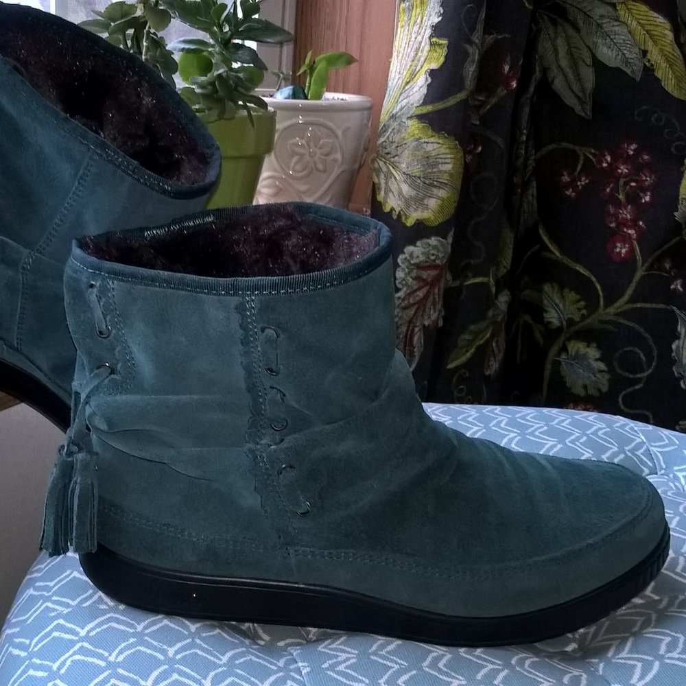 NEW Hotter Pixie ankle boots teal suede, tassels, soft faux fur lining 7.5W NIB